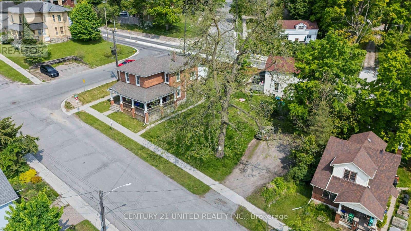 234 ANTRIM STREET — Peterborough (Town Ward 3), Ontario - Photo 3 of 30