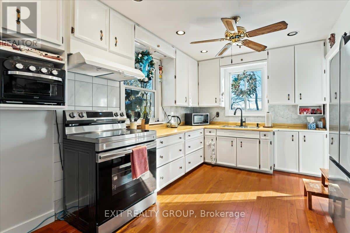 21 NORTH HASTINGS AVENUE — Marmora and Lake (Marmora Ward), Ontario - Photo 4 of 41