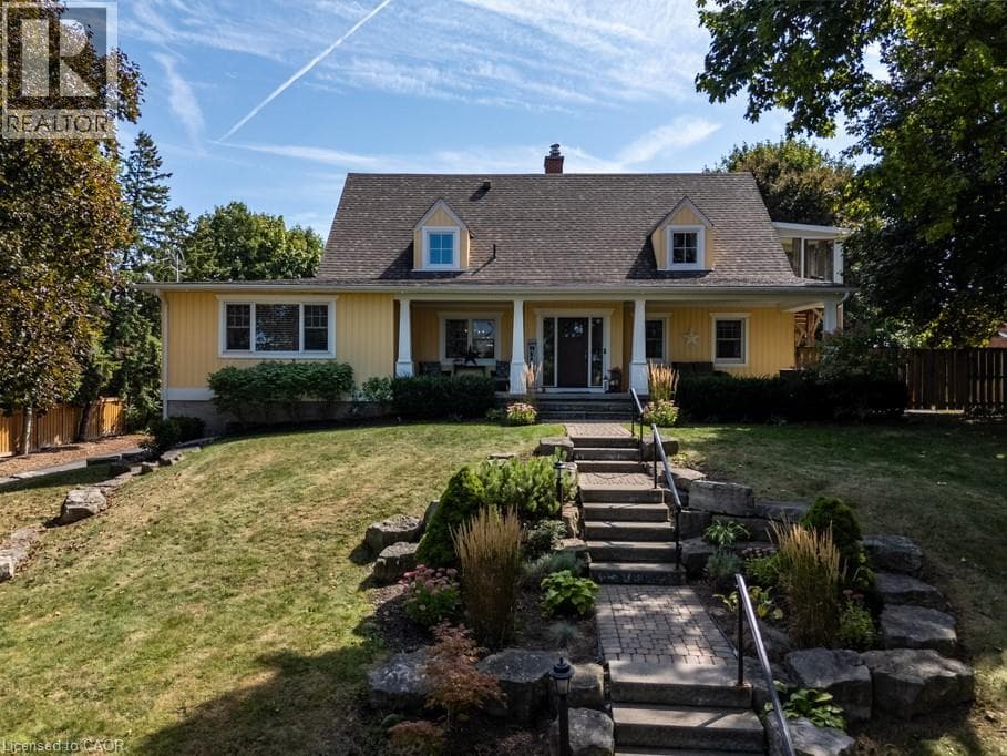 196 DUNDAS Street E — Waterdown, Ontario - Main photo