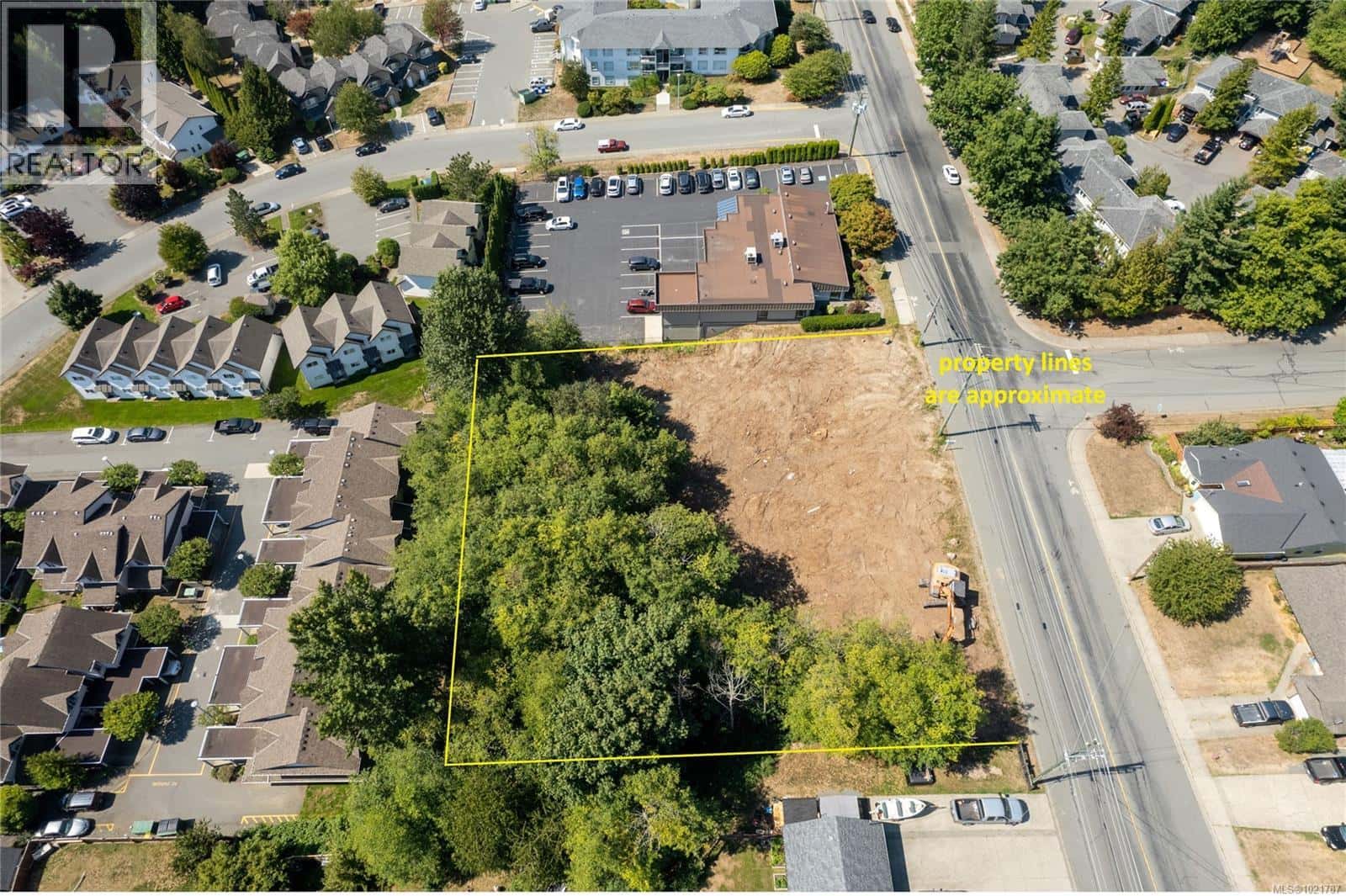 497 Rockland Rd — Campbell River, British Columbia - Photo 2 of 4