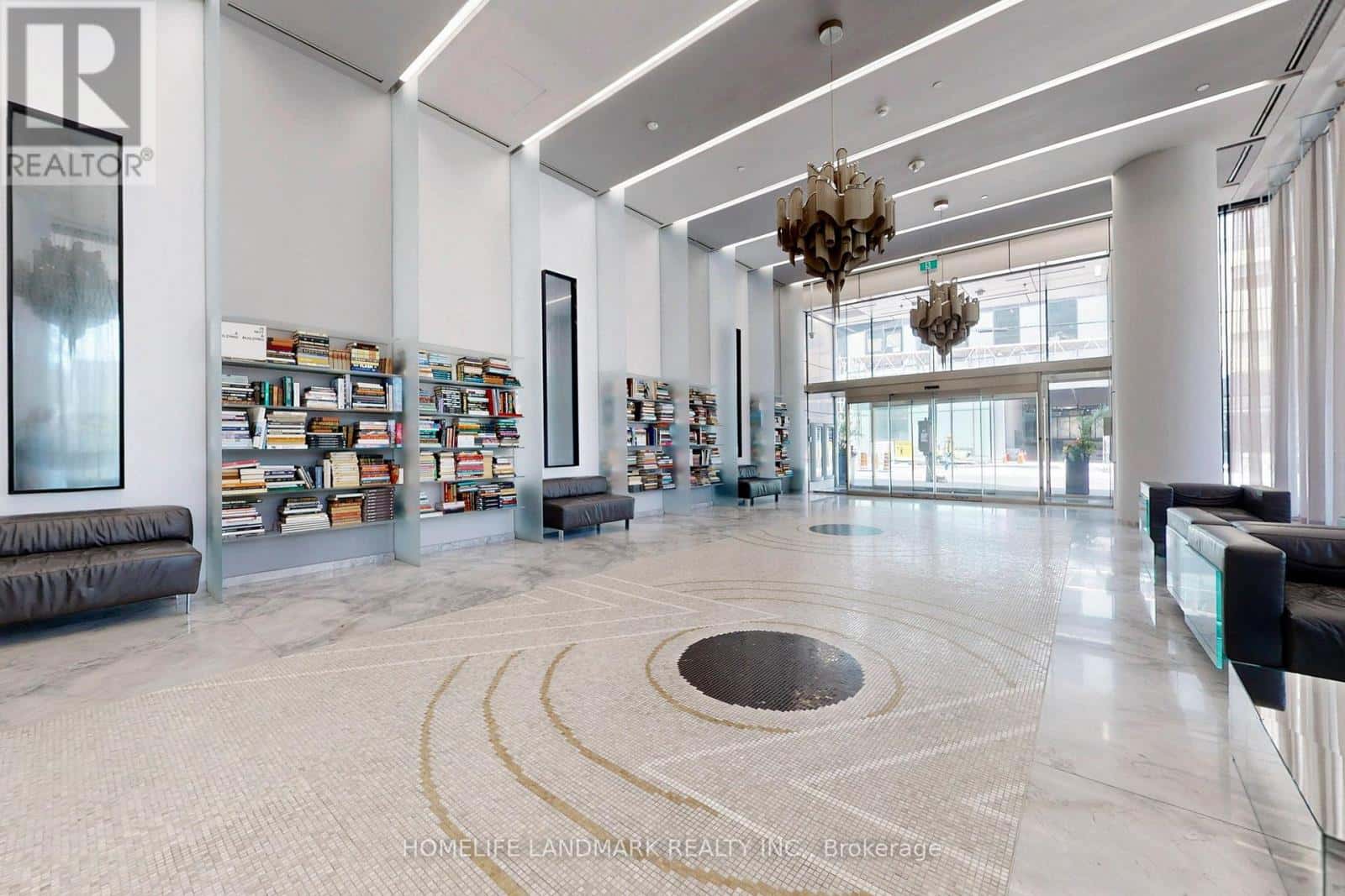 918 - 5 SOUDAN AVENUE — Toronto (Mount Pleasant West), Ontario - Photo 3 of 36