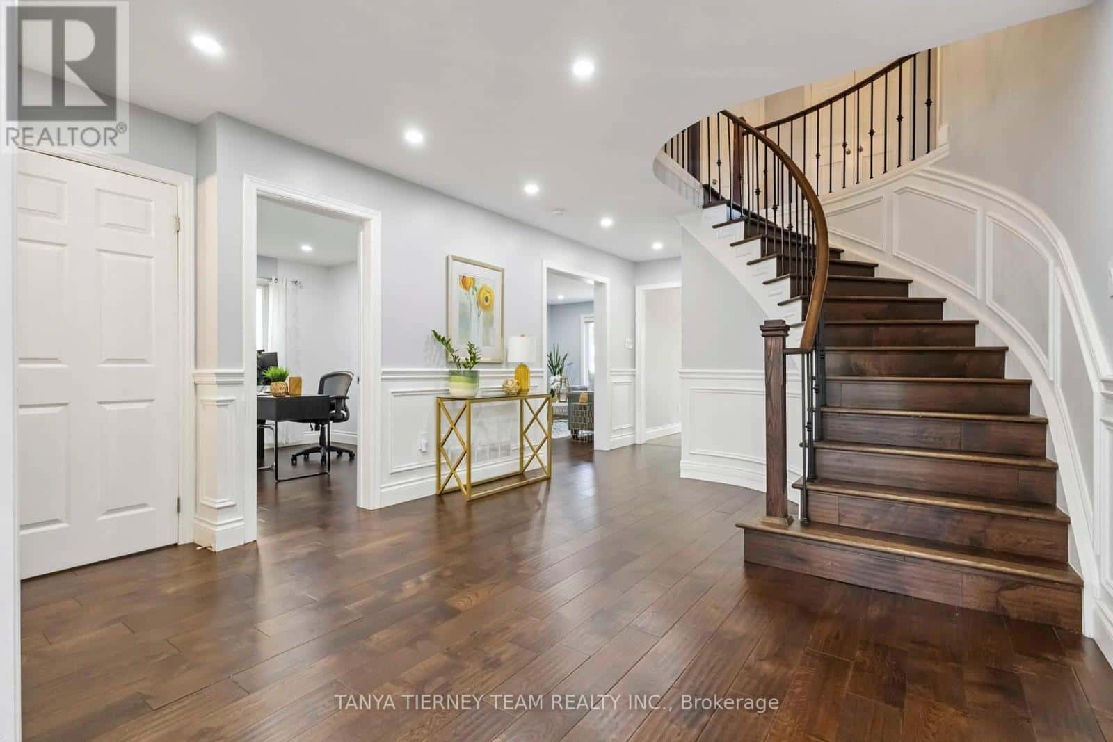 46 FOSTER CRESCENT — Whitby (Rolling Acres), Ontario - Photo 5 of 48