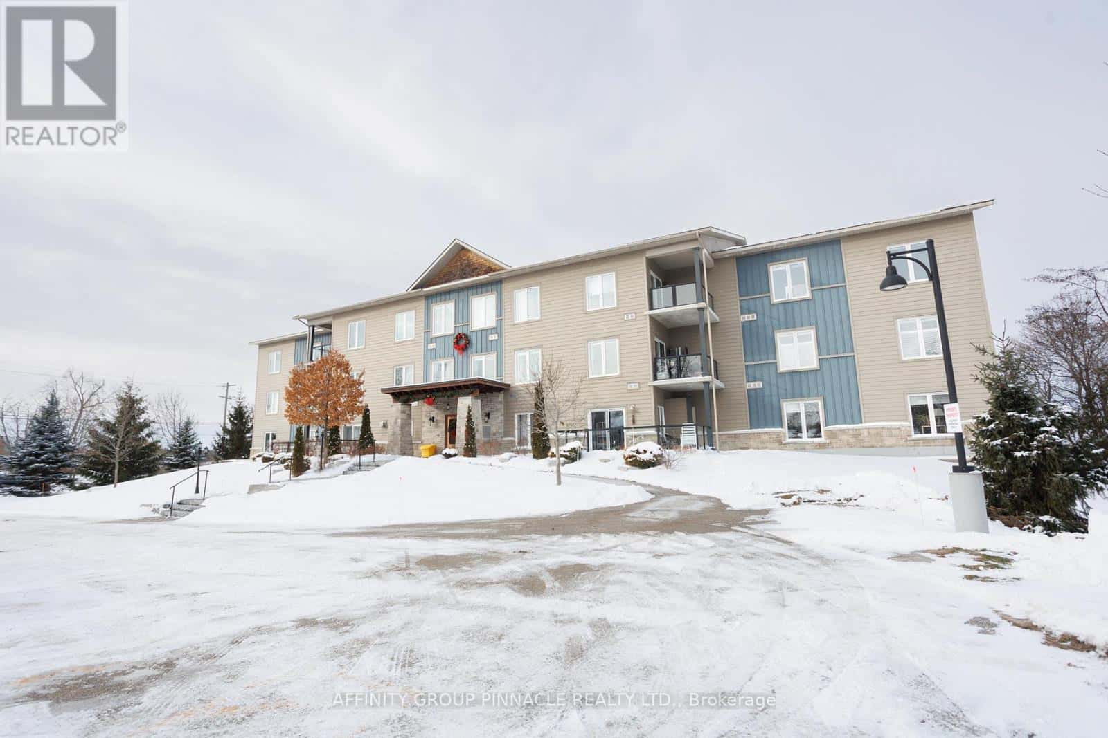 103 - 94 FRANCIS STREET W — Kawartha Lakes (Fenelon Falls), Ontario - Photo 2 of 50