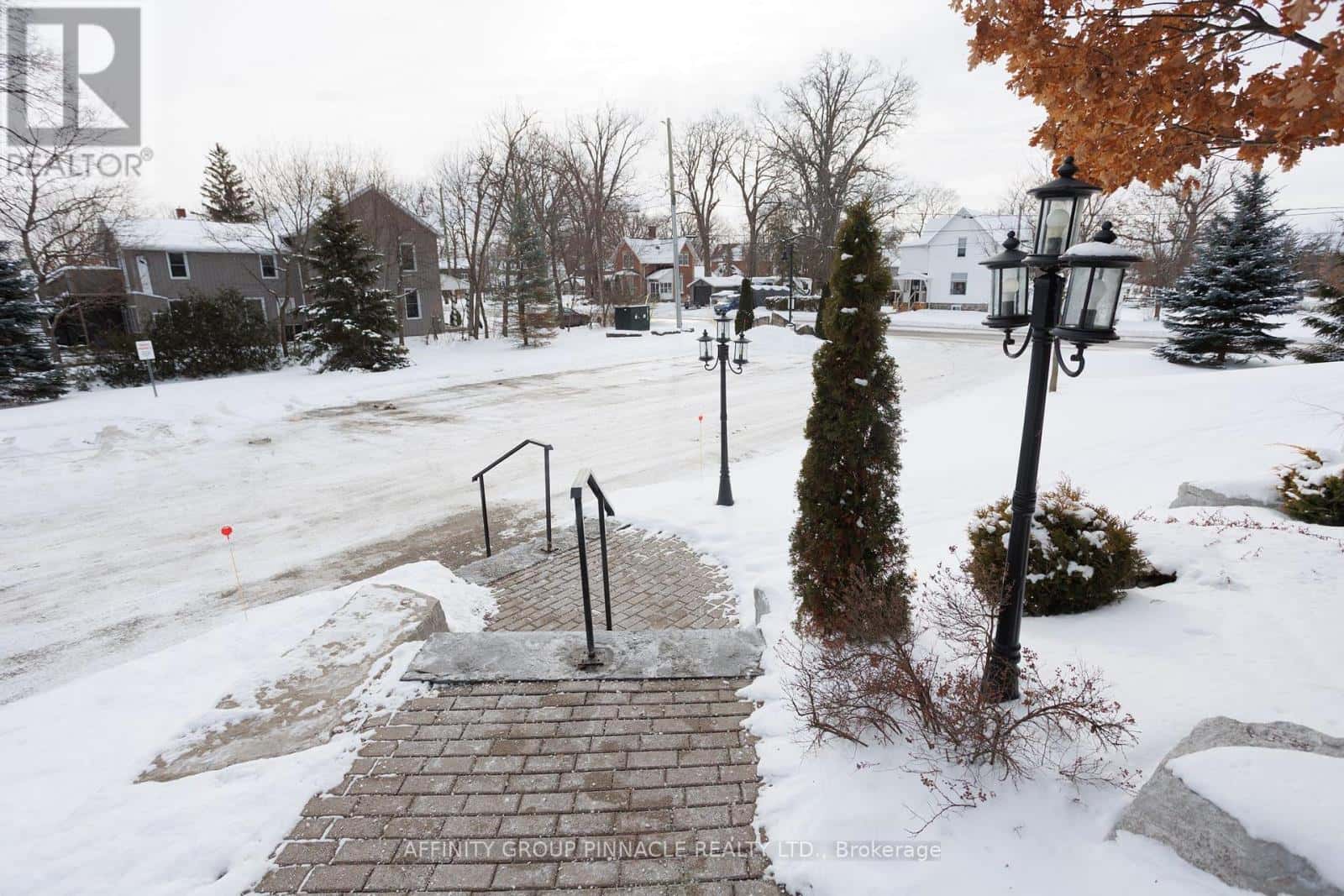 103 - 94 FRANCIS STREET W — Kawartha Lakes (Fenelon Falls), Ontario - Photo 5 of 50