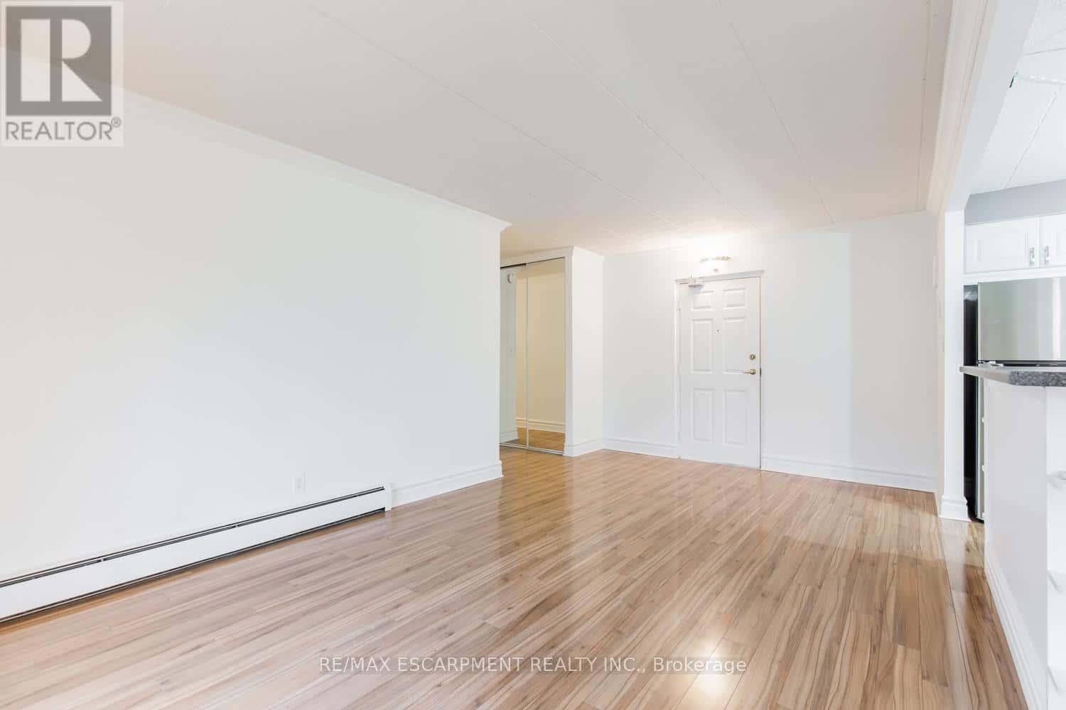 110 - 20 JOHN STREET — Grimsby (Grimsby East), Ontario - Photo 5 of 25