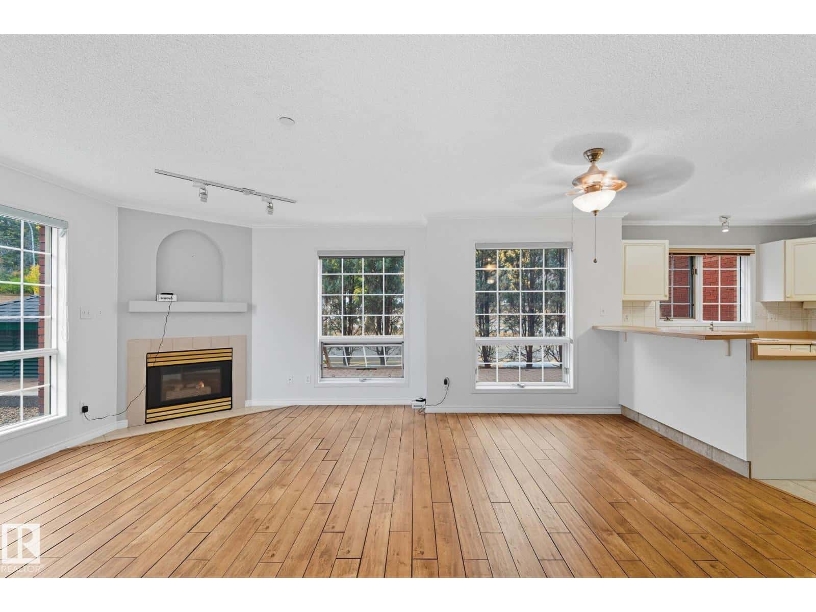 #102 35 Sir Winston Churchill AV — St. Albert, Alberta - Photo 4 of 29