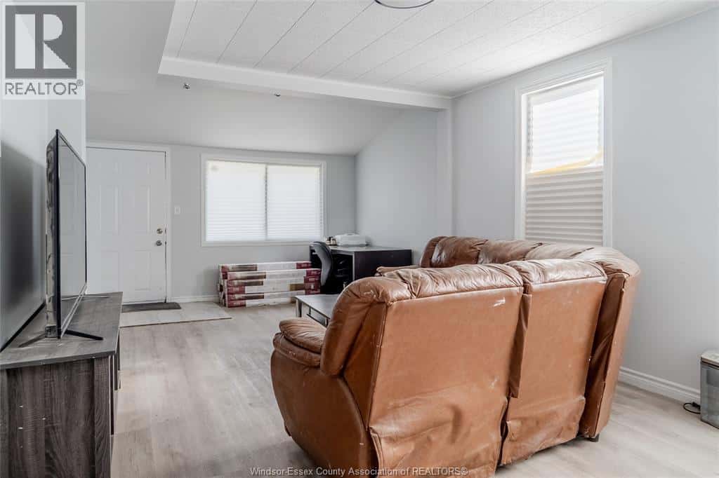 139 Rourke LINE — Lakeshore, Ontario - Photo 4 of 27