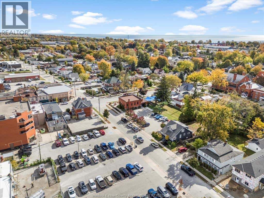 17 Pearl Street West — Kingsville, Ontario - Photo 4 of 49