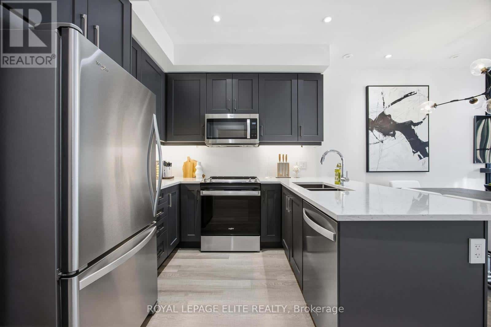 723 - 665 CRICKLEWOOD DRIVE — Mississauga (Mineola), Ontario - Photo 5 of 30