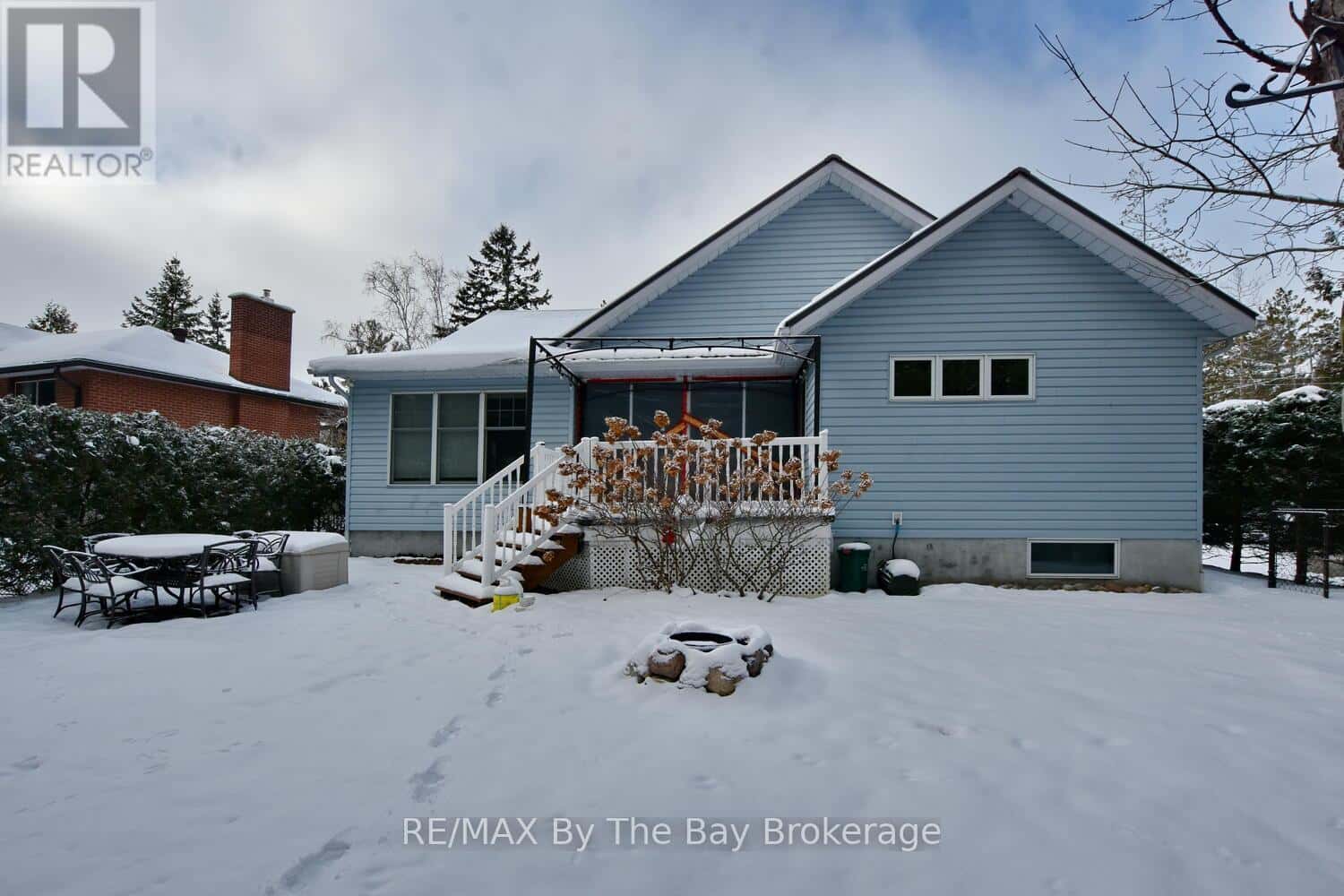 1327 RIVER ROAD E — Wasaga Beach, Ontario - Photo 4 of 47