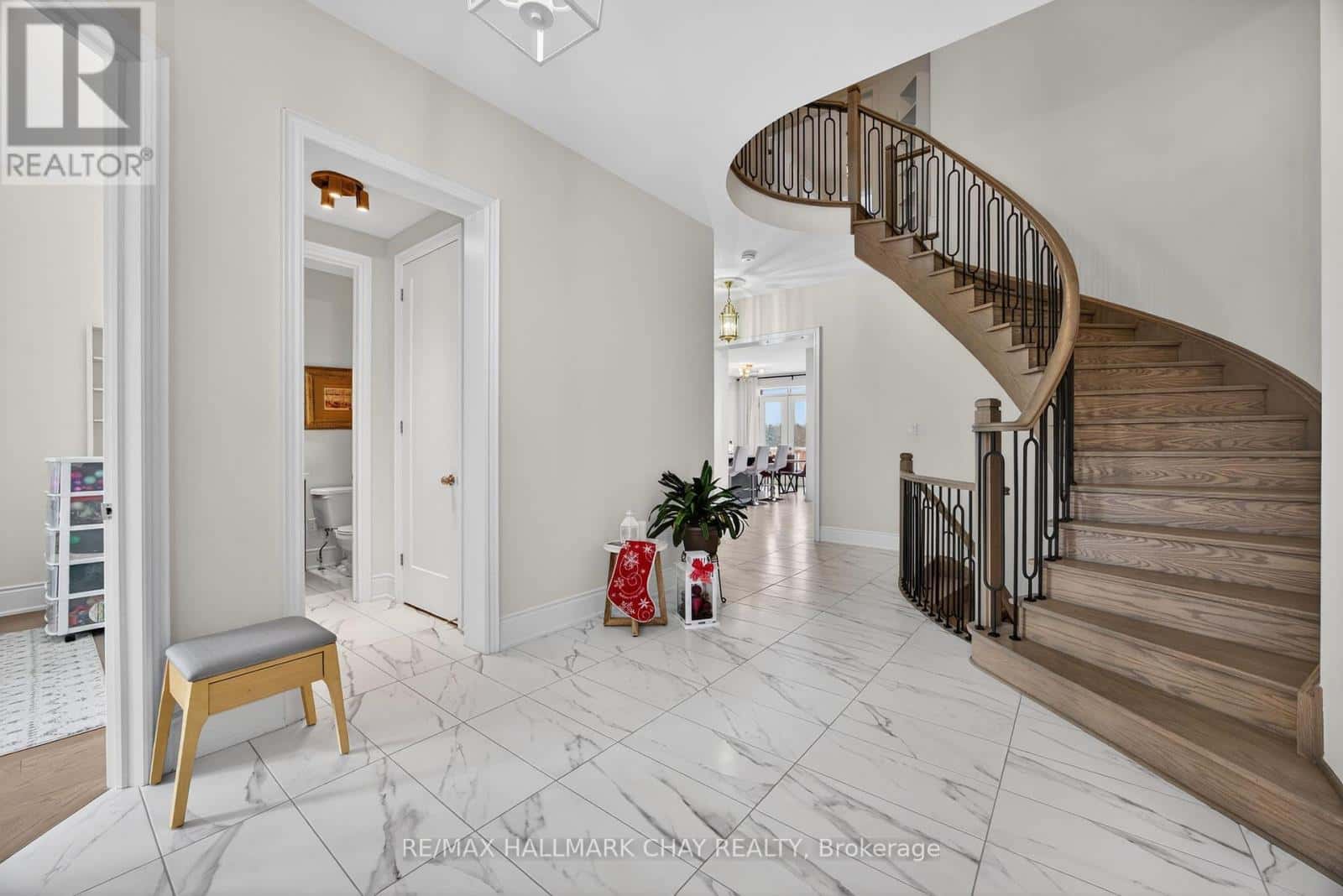 13 SANFORD CIRCLE — Springwater (Centre Vespra), Ontario - Photo 5 of 48