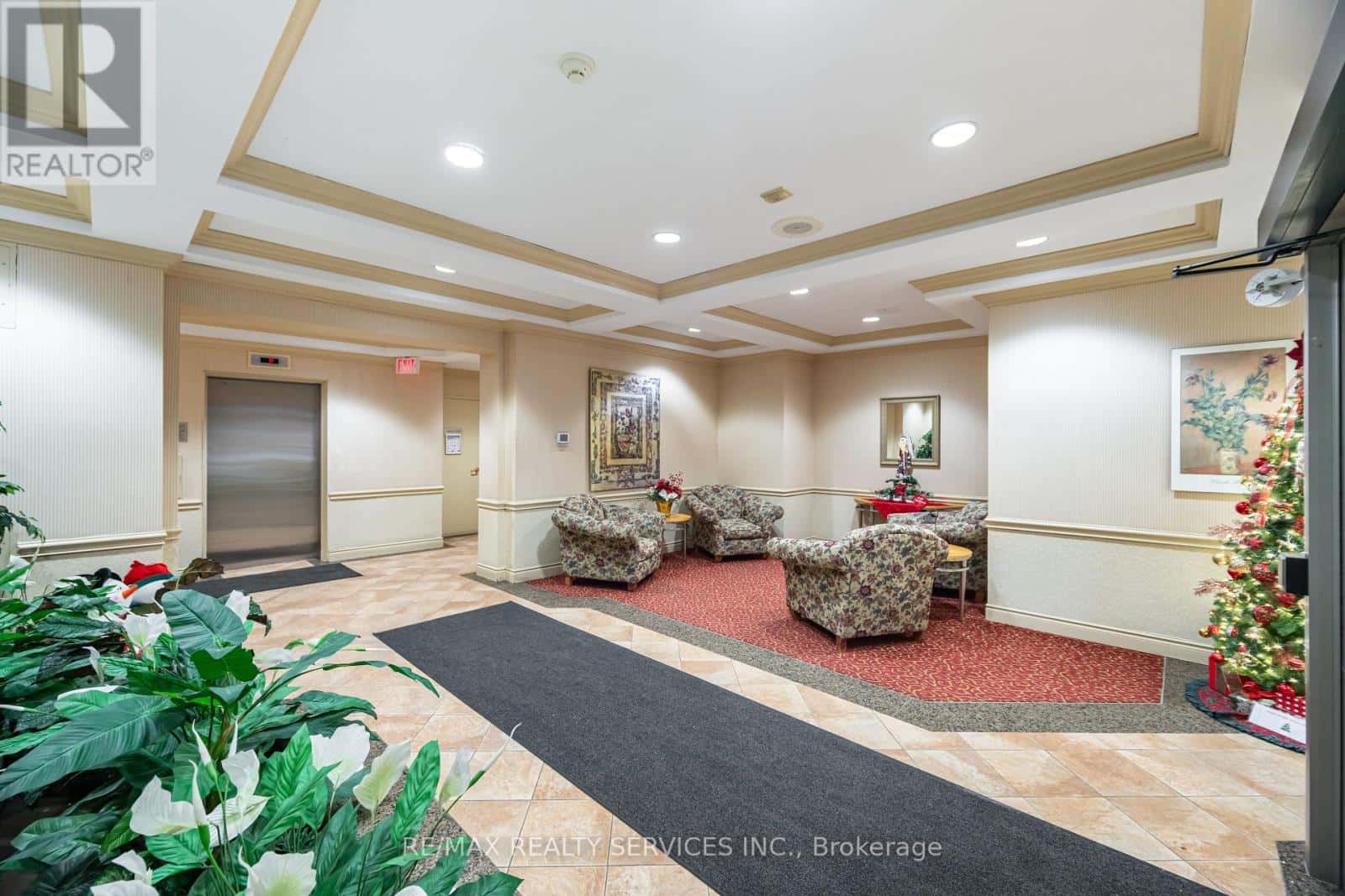 703 - 7 DAYSPRING CIRCLE — Brampton (Goreway Drive Corridor), Ontario - Photo 4 of 50