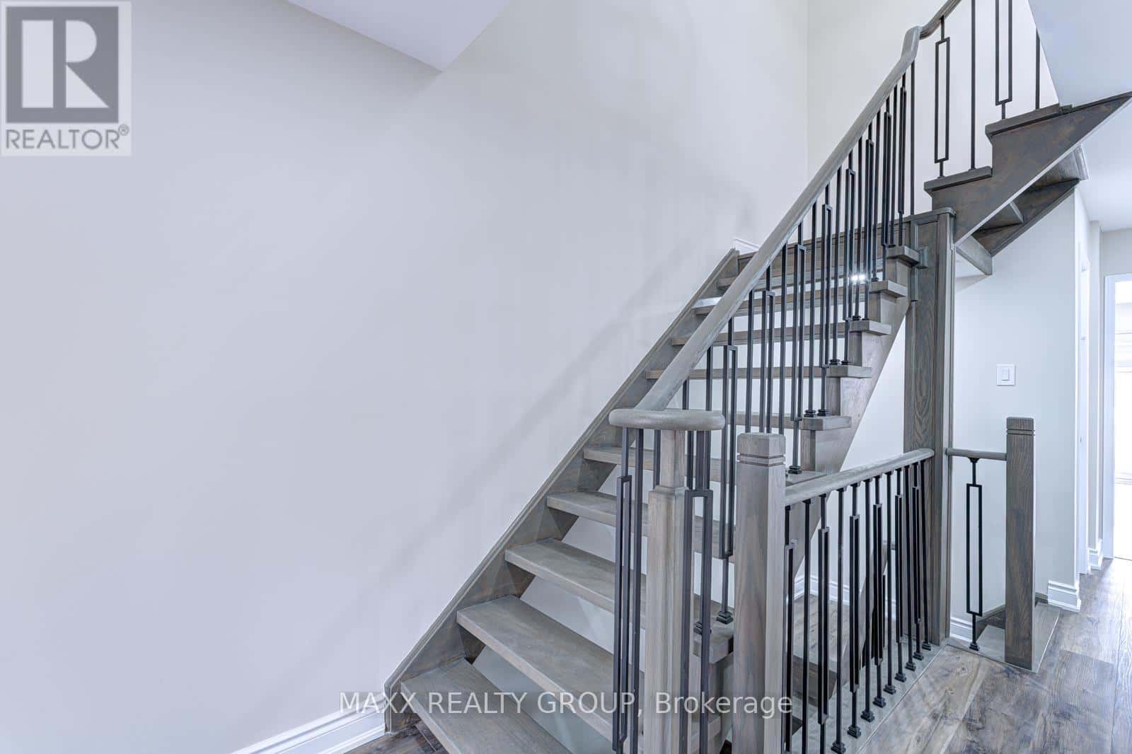 109 WOODSEND RUN — Brampton (Fletcher's Creek South), Ontario - Photo 4 of 50