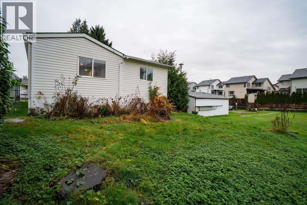 19728 POPLAR PLACE — Pitt Meadows, British Columbia - Photo 5 of 40