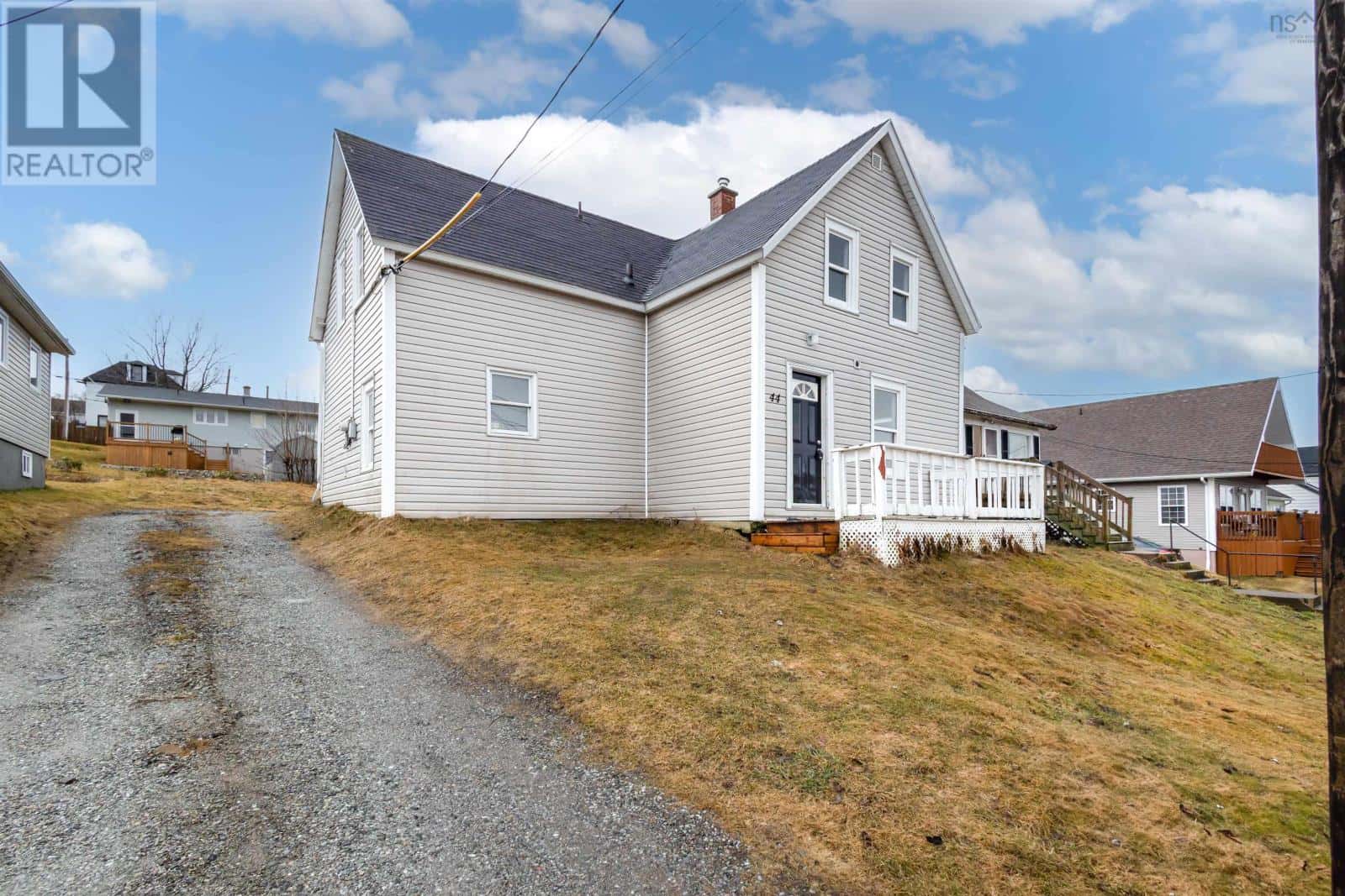 44 Central — Sydney, Nova Scotia - Photo 2 of 31