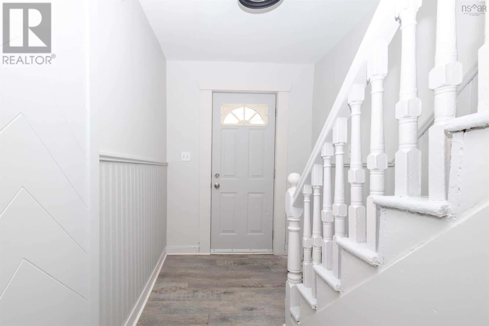 44 Central — Sydney, Nova Scotia - Photo 5 of 31