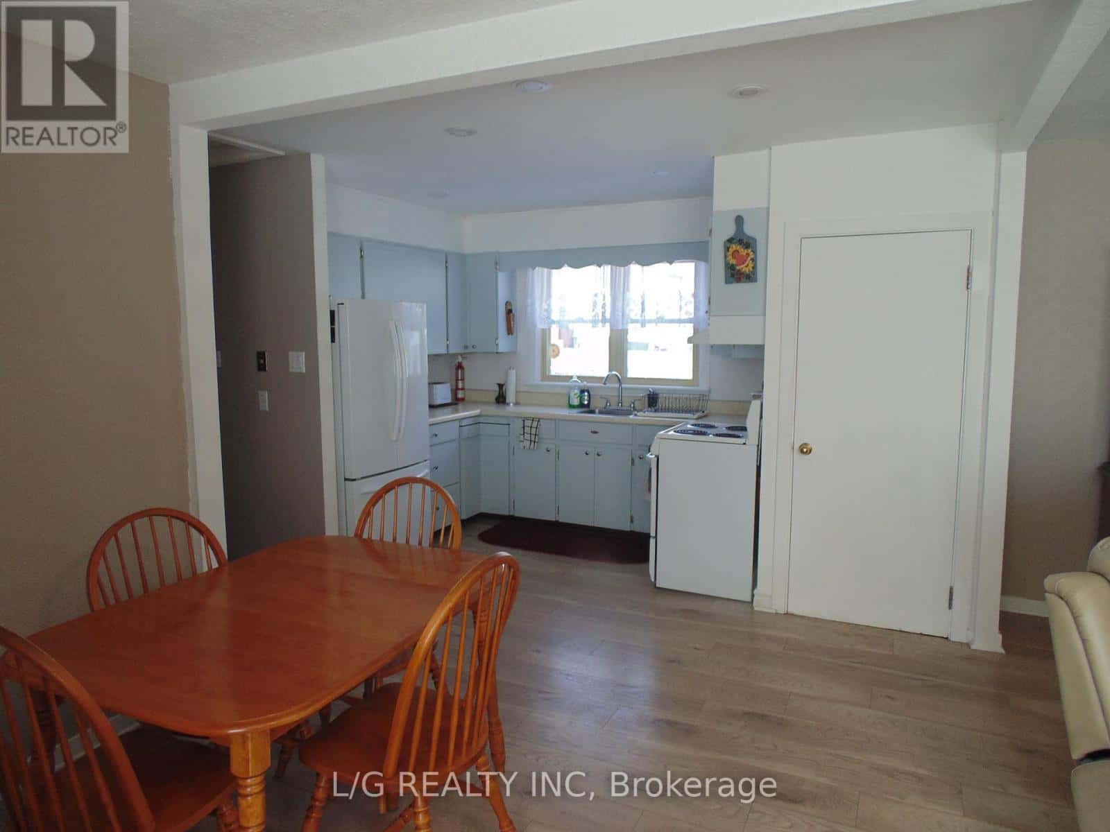 4 BROOKVIEW CRESCENT — Brockville, Ontario - Photo 5 of 21