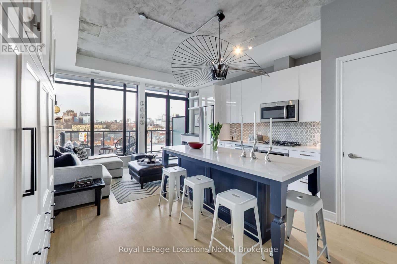 619 - 608 RICHMOND STREET W — Toronto (Waterfront Communities), Ontario - Photo 4 of 18