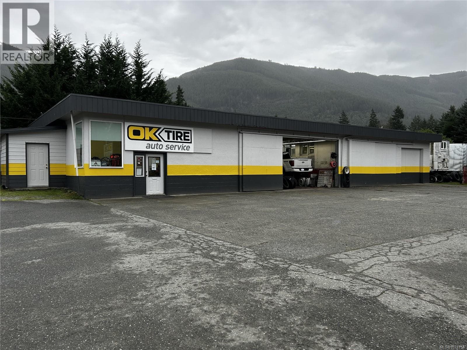 199 Kenvir Rd — Lake Cowichan, British Columbia - Main photo