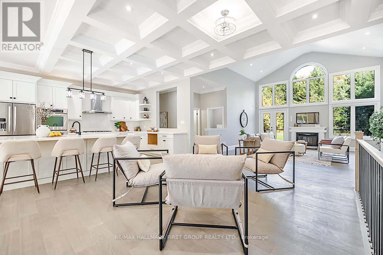 15 SHEPHERD ROAD — Whitby, Ontario - Photo 2 of 34