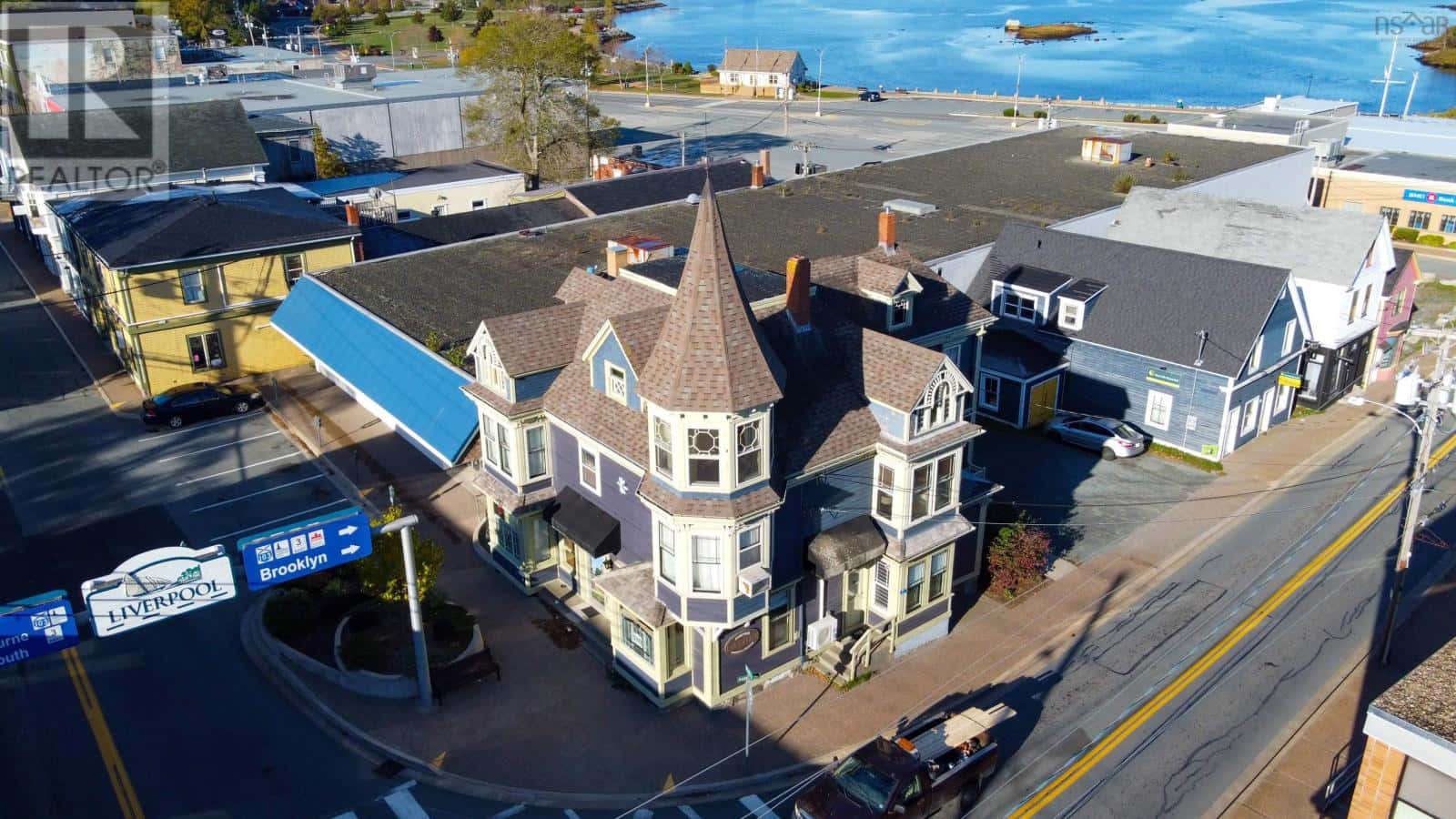 190 Main Street — Liverpool, Nova Scotia - Photo 2 of 50