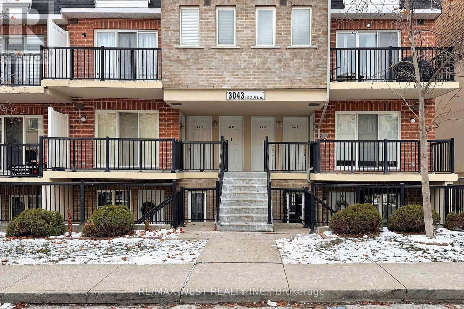 2046 - 3043 FINCH AVENUE W — Toronto (Humbermede), Ontario - Photo 5 of 32