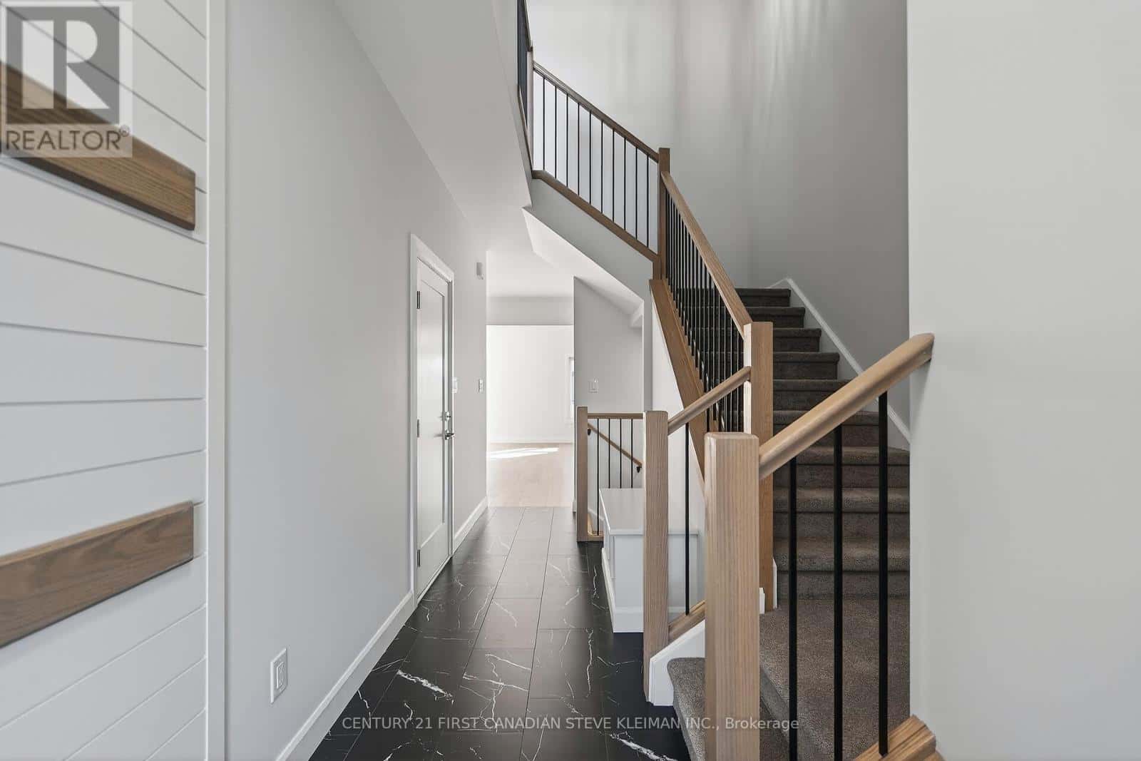 31 - 2700 BUROAK DRIVE — London North (North S), Ontario - Photo 5 of 24