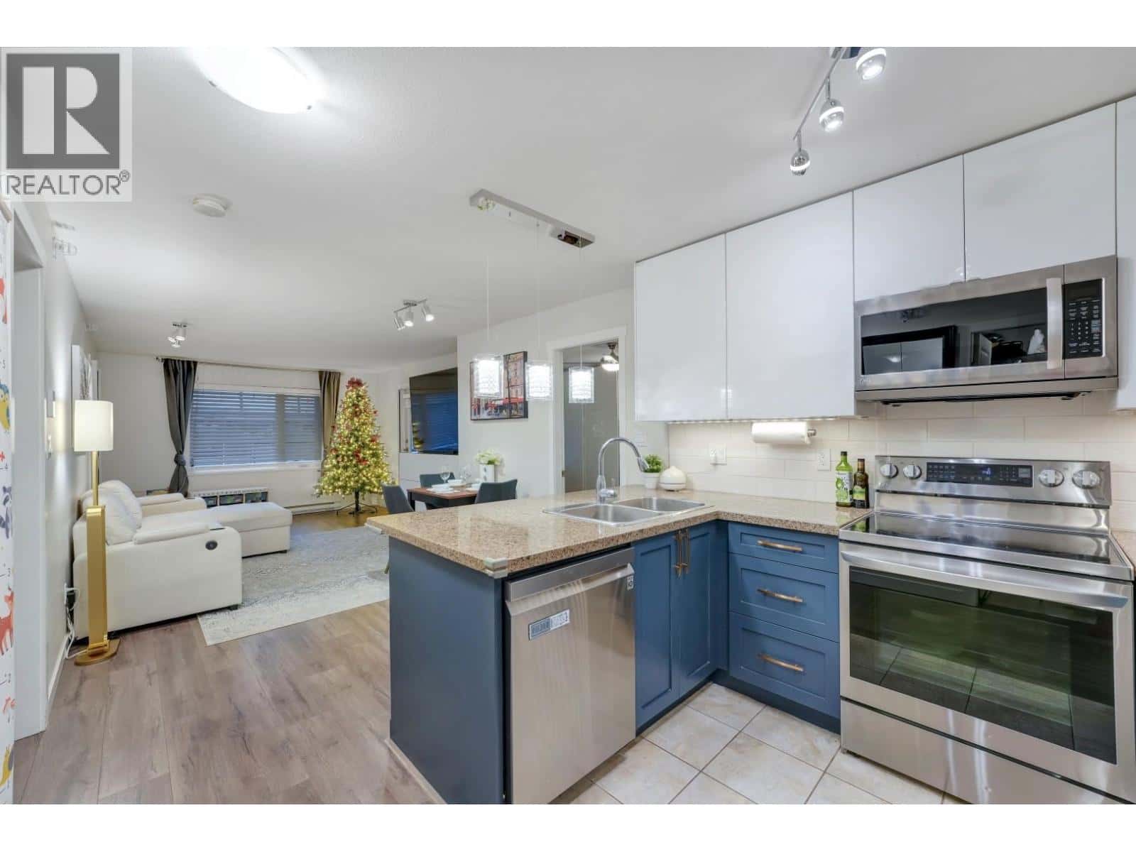 PH6 2373 ATKINS AVENUE — Port Coquitlam, British Columbia - Photo 2 of 37