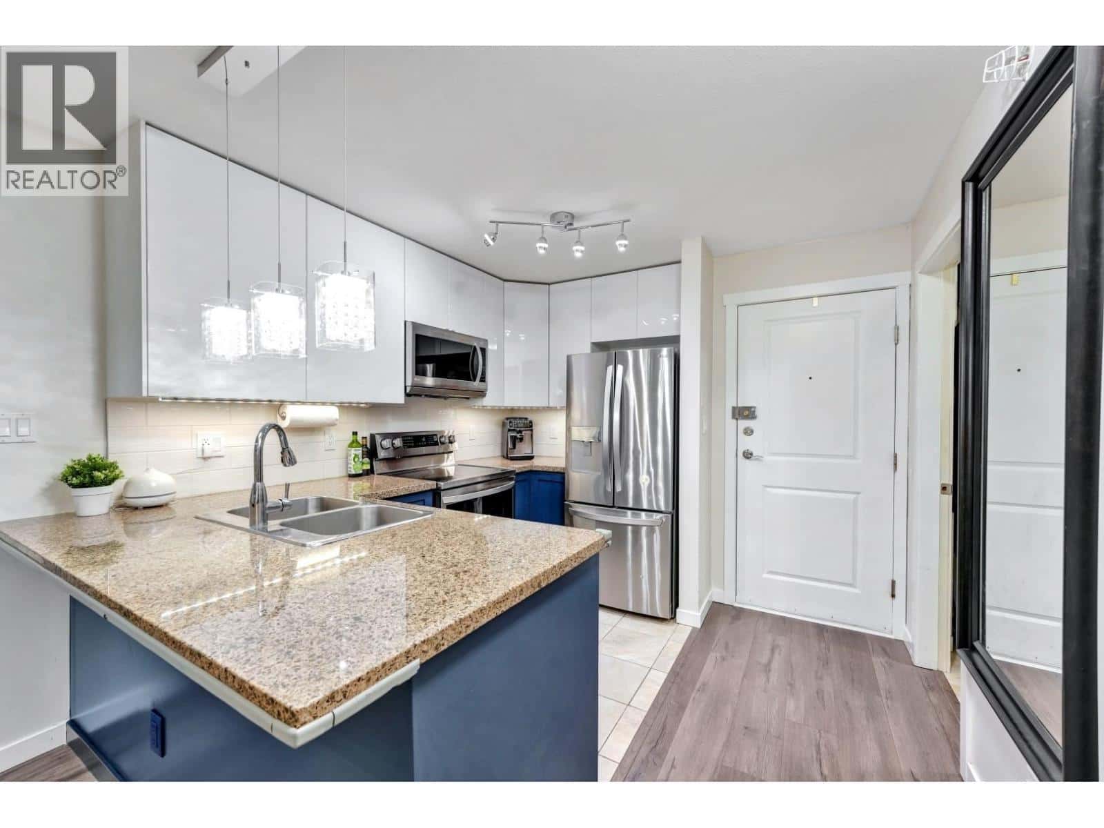 PH6 2373 ATKINS AVENUE — Port Coquitlam, British Columbia - Photo 4 of 37