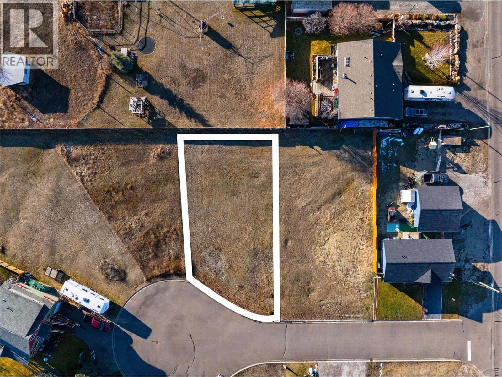 8957 Columbia View Crescent — Canal Flats, British Columbia - Photo 3 of 8