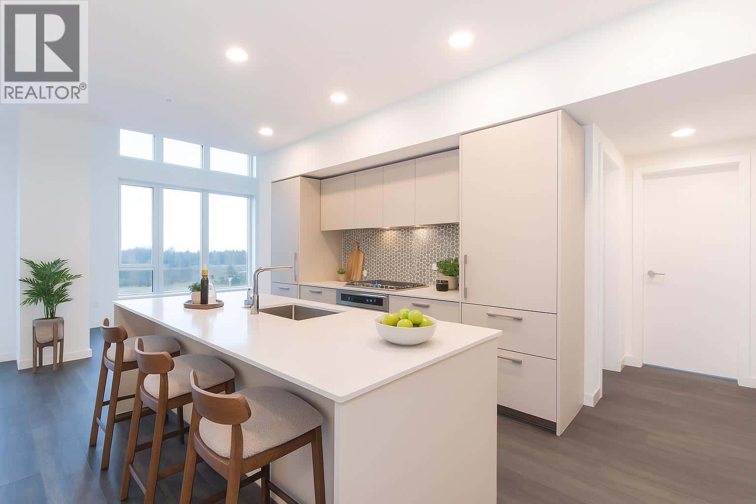 615 1504 SCOTT CRES — Squamish, British Columbia - Photo 2 of 34