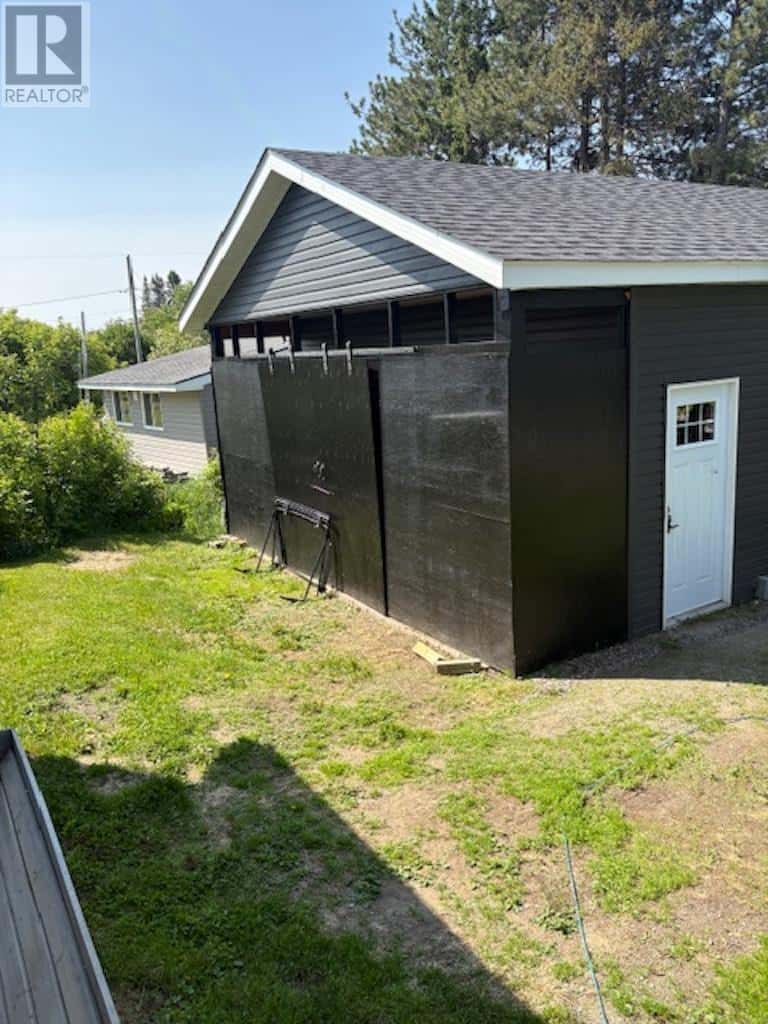 20 Queen ST S — Chapleau, Ontario - Photo 5 of 35