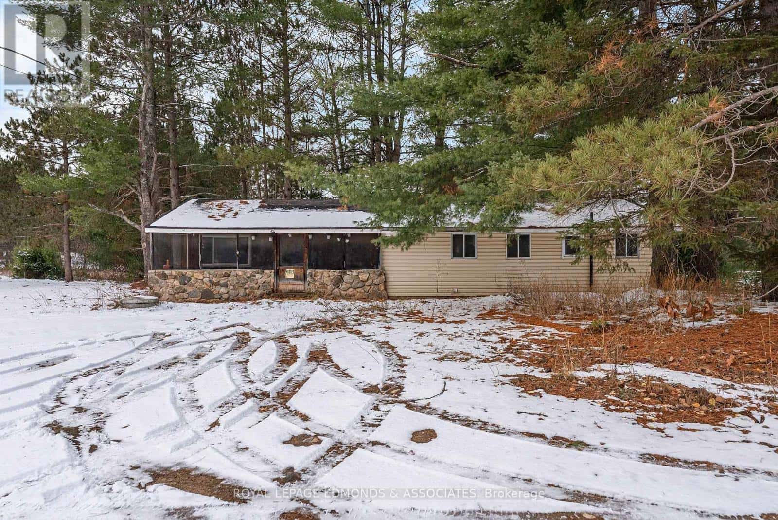 2815 ROUND LAKE ROAD — Killaloe, Hagarty and Richards, Ontario - Photo 2 of 23