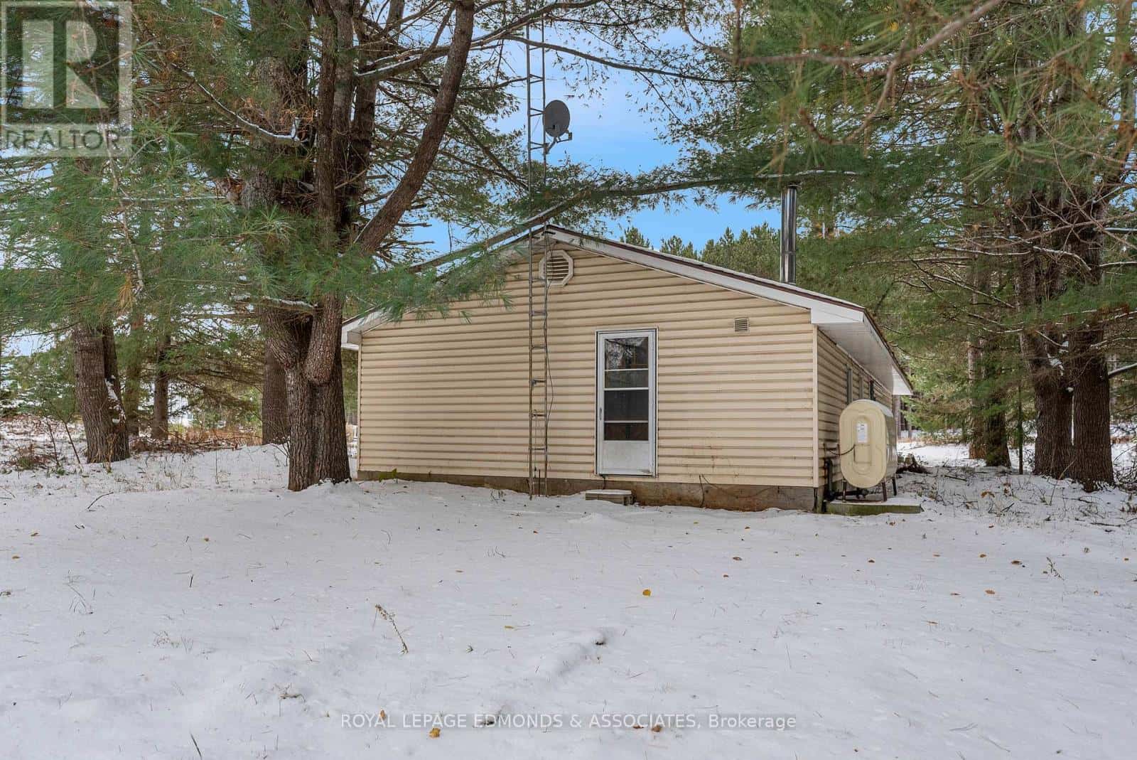 2815 ROUND LAKE ROAD — Killaloe, Hagarty and Richards, Ontario - Photo 4 of 23