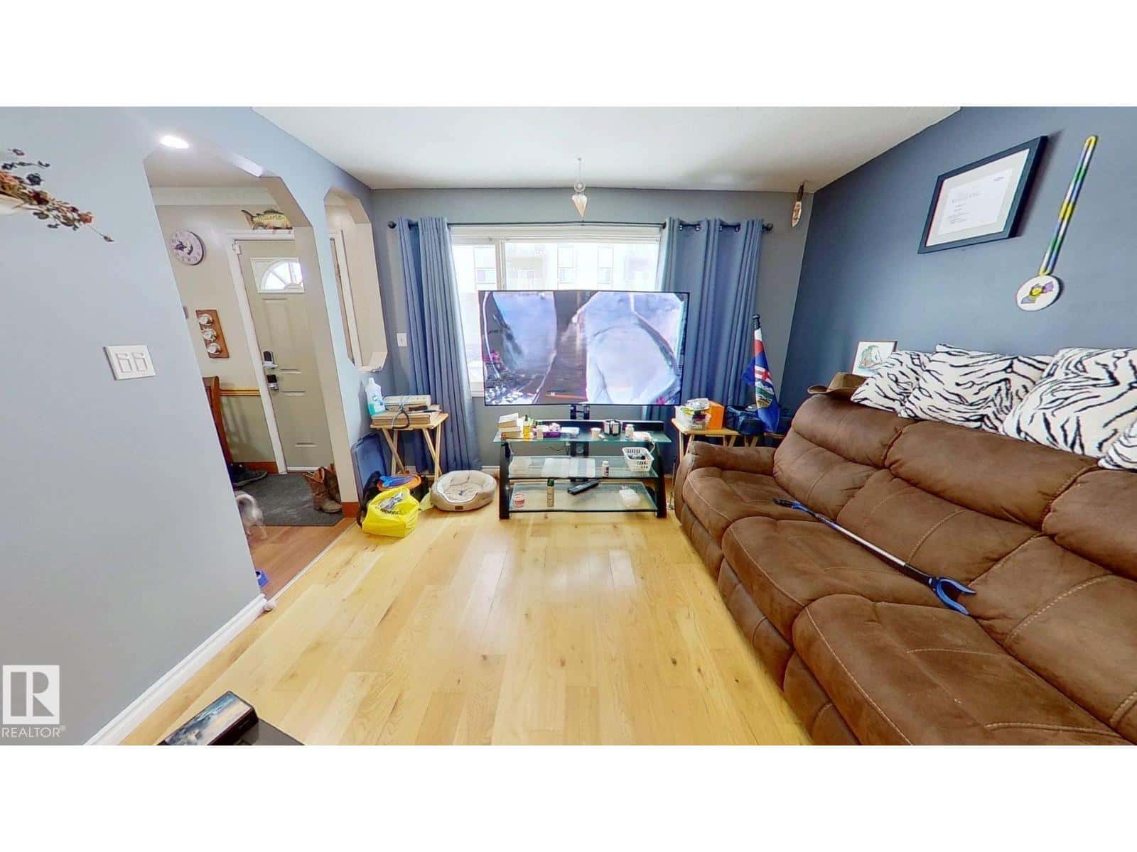 4710 56 AV — Bruderheim, Alberta - Photo 3 of 24