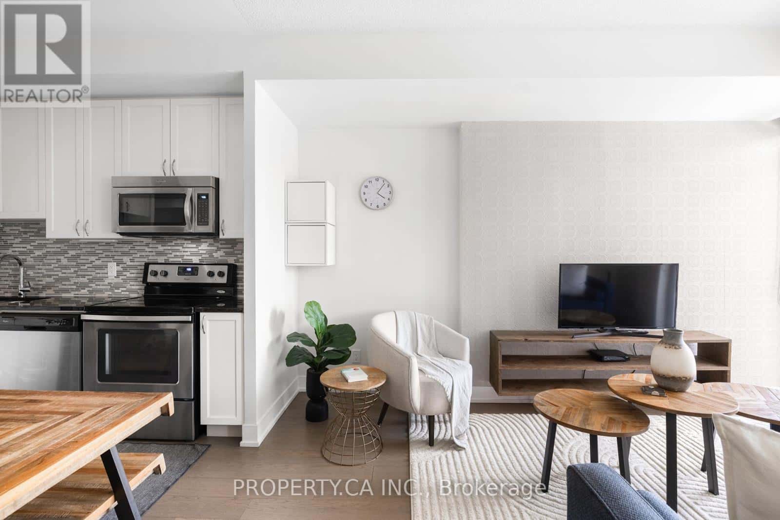 404 - 68 MERTON STREET — Toronto (Mount Pleasant West), Ontario - Photo 3 of 18