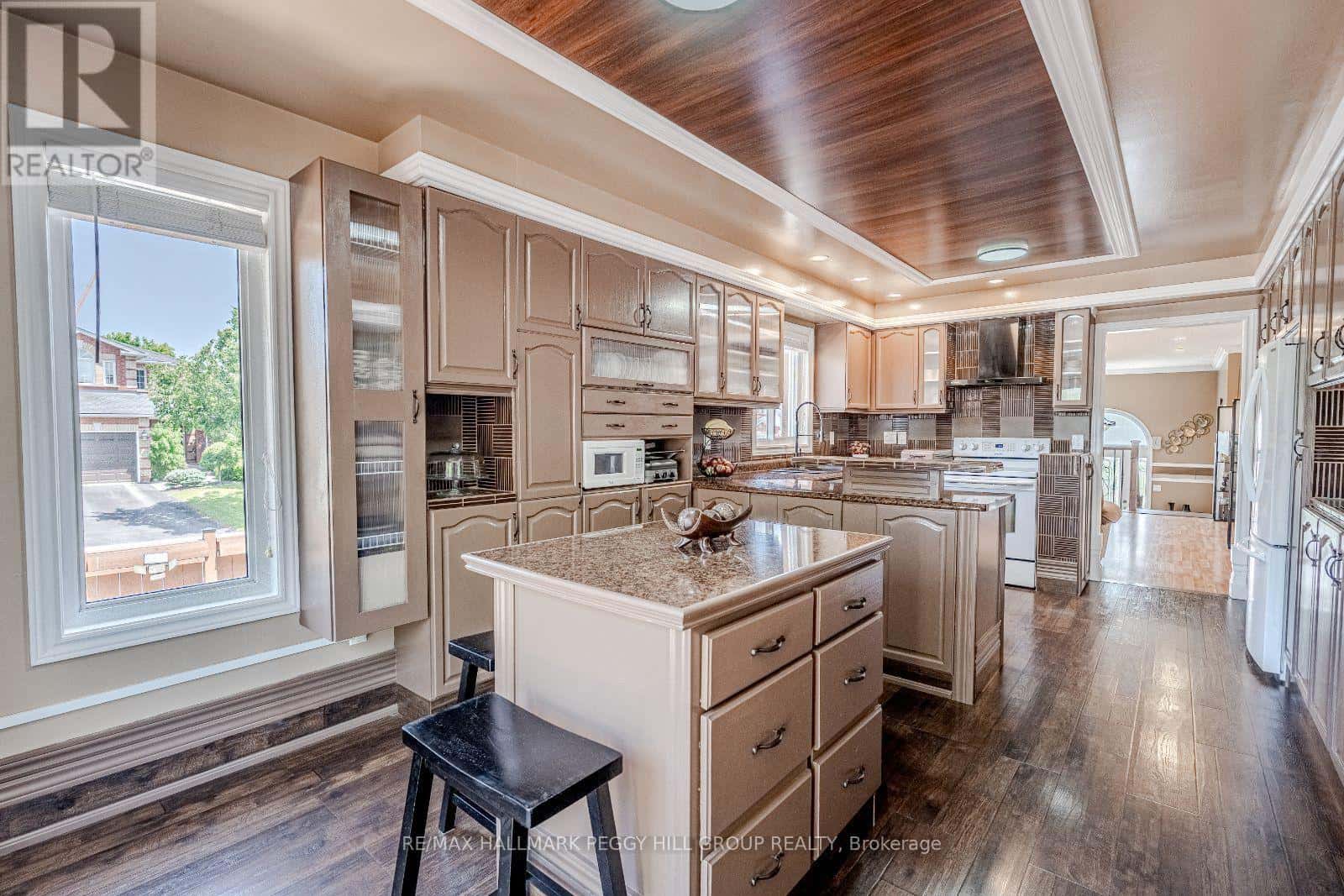 68 COUGHLIN ROAD — Barrie (Holly), Ontario - Photo 2 of 29