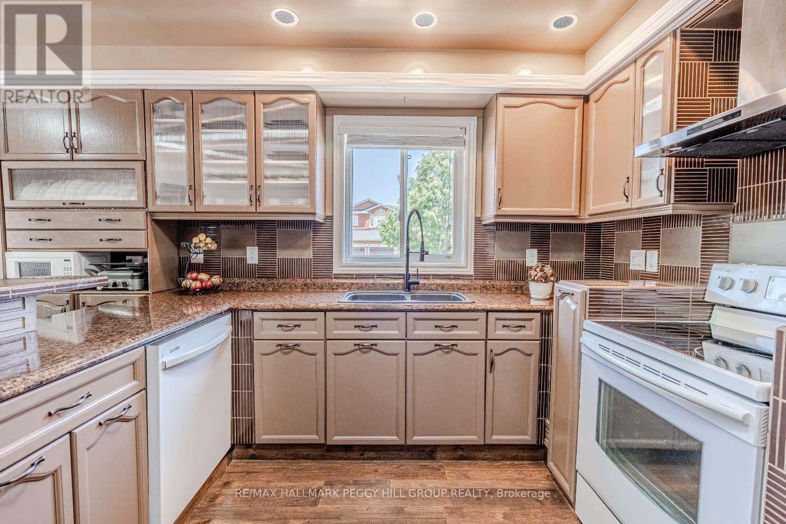 68 COUGHLIN ROAD — Barrie (Holly), Ontario - Photo 3 of 29