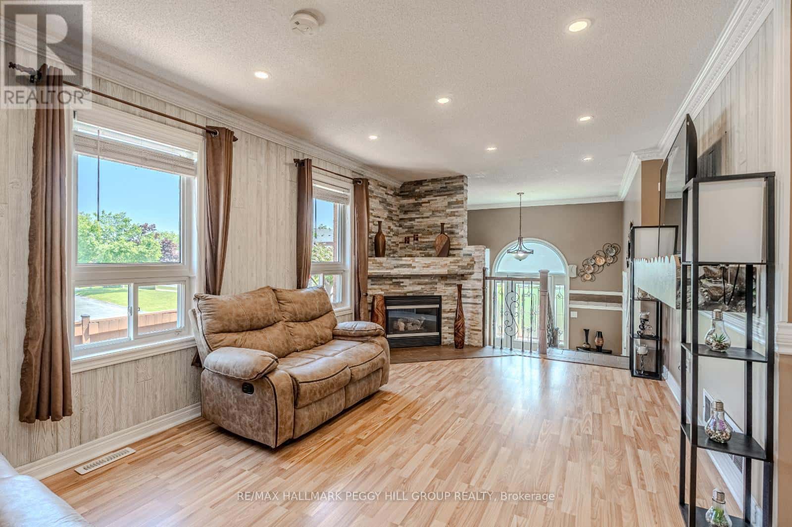 68 COUGHLIN ROAD — Barrie (Holly), Ontario - Photo 5 of 29