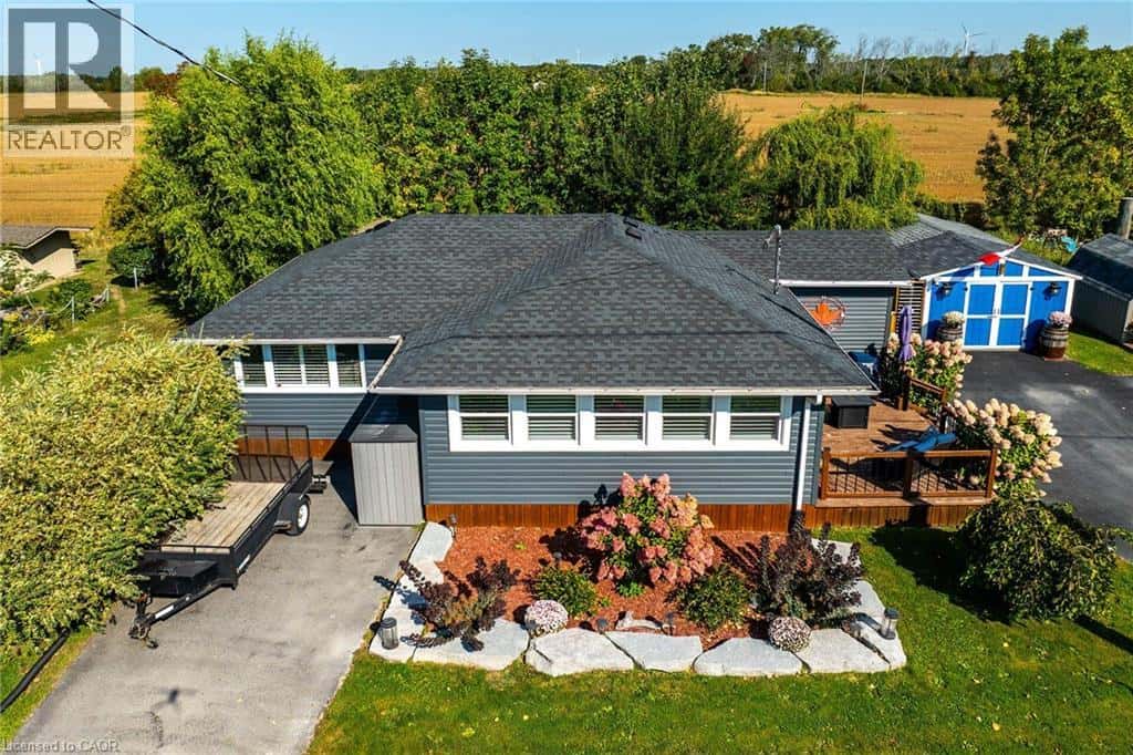 2011 LAKESHORE Road — Dunnville, Ontario - Photo 2 of 50