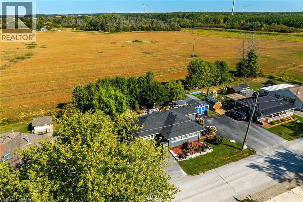 2011 LAKESHORE Road — Dunnville, Ontario - Photo 3 of 50