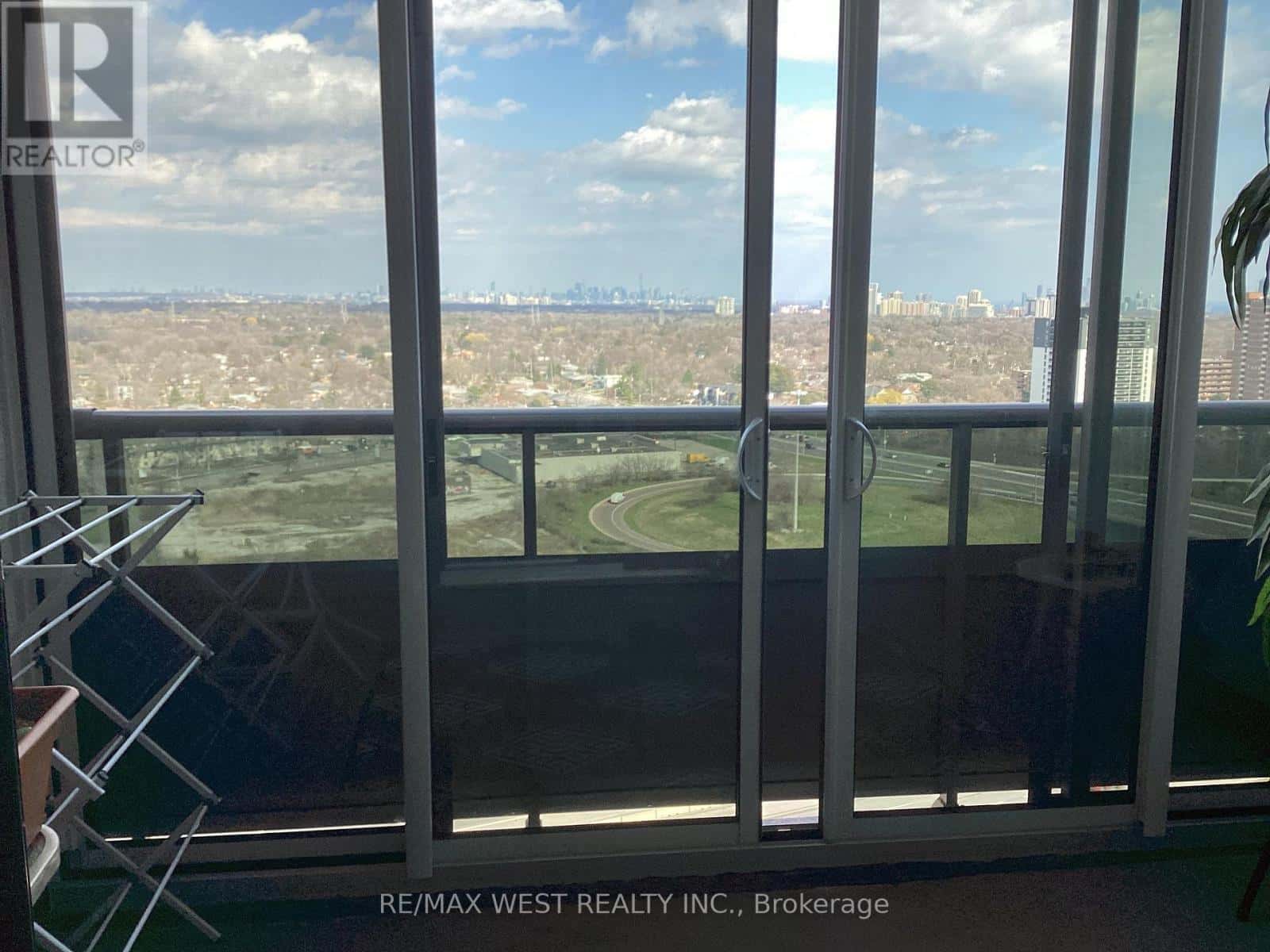 2101 - 627 THE WEST MALL — Toronto (Eringate-Centennial-West Deane), Ontario - Photo 5 of 5