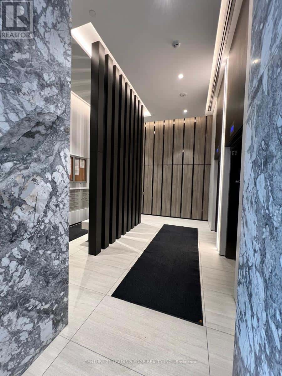 331 - 215 LAKESHORE ROAD W — Mississauga (Port Credit), Ontario - Photo 4 of 26