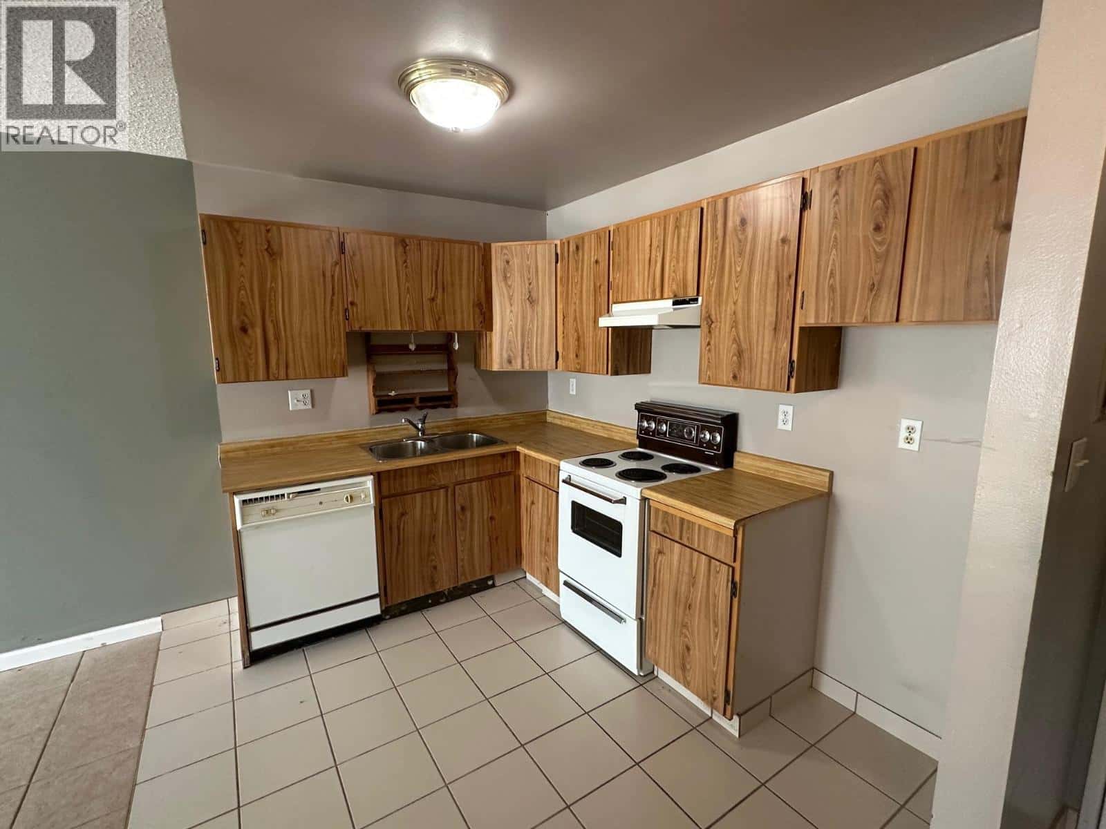 1122 KING ALBERT Avenue 104