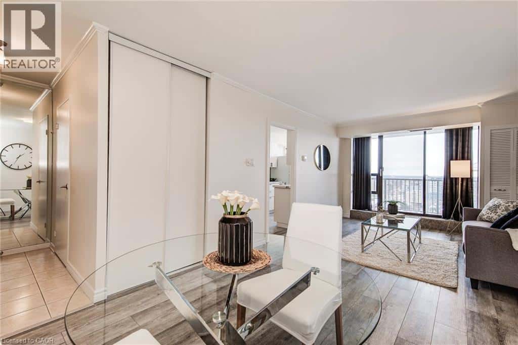 81 CHURCH Street Unit# 1504 — Kitchener, Ontario - Photo 4 of 49