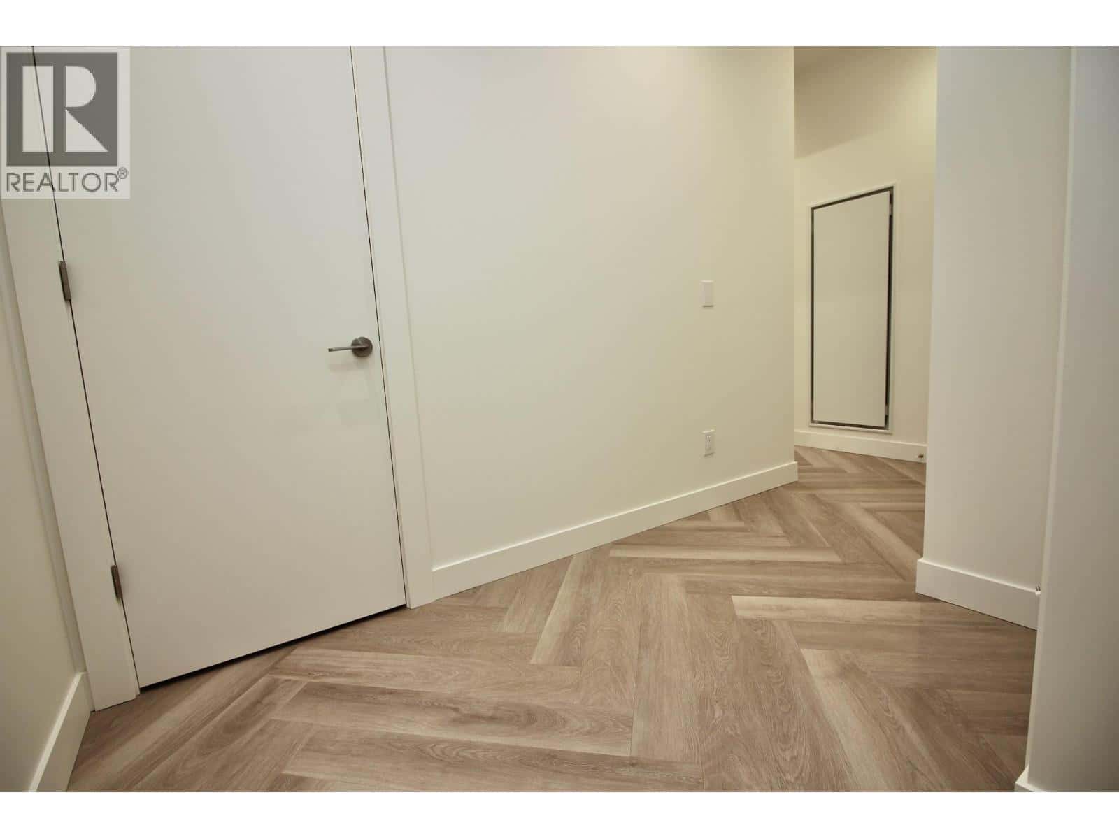 3340 Lakeshore Road Unit# 411 — Kelowna, British Columbia - Photo 4 of 29