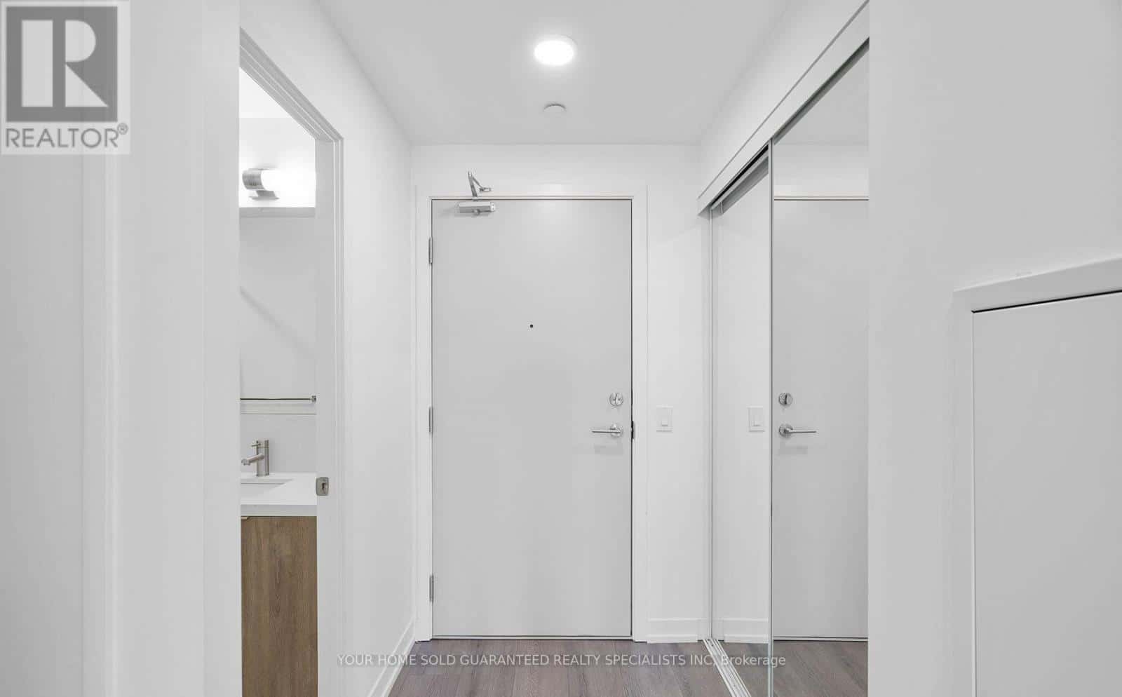 331 - 2020 BATHURST STREET — Toronto (Humewood-Cedarvale), Ontario - Photo 4 of 25