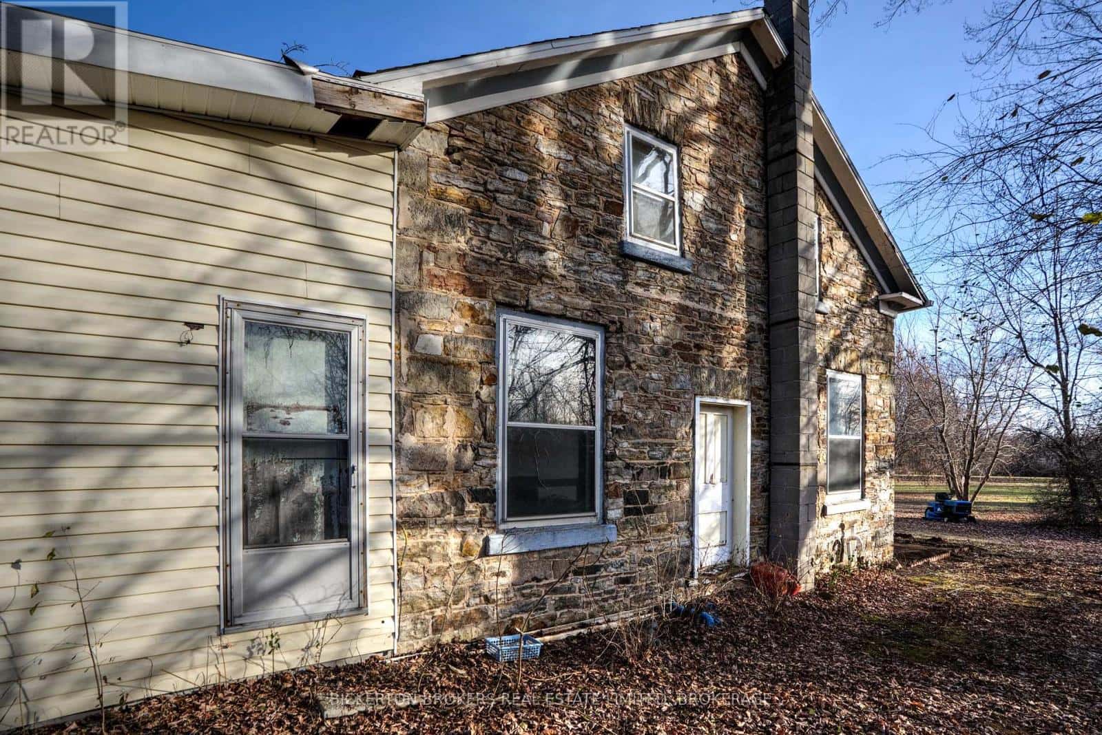 646 CTY RD 2 ROAD — Front of Leeds & Seeleys Bay, Ontario - Photo 3 of 41