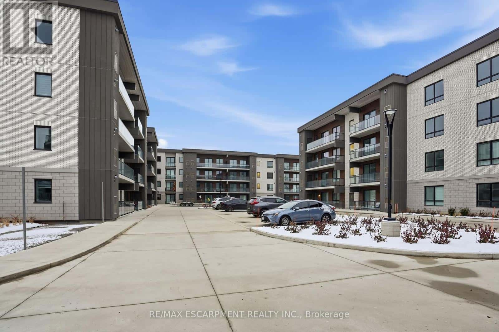 412 - 7549A KALAR ROAD — Niagara Falls (Brown), Ontario - Photo 2 of 38