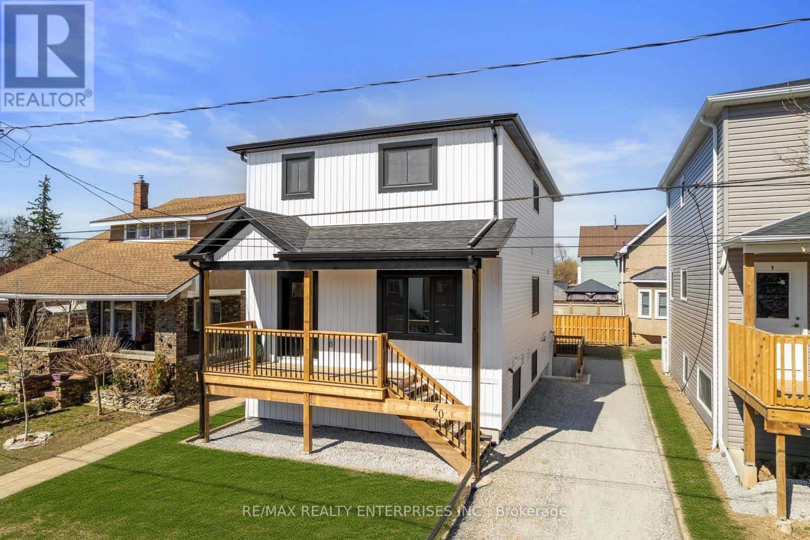 40 MCMASTER AVENUE — Welland (Welland Downtown), Ontario - Photo 2 of 30